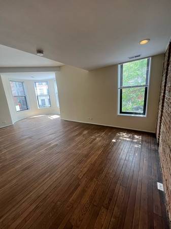 $2,895 / 2br - Lakeview East 2bd! No Sec Dep, Pets OK! DECK, FP! Marianos, B-P EL! (Lake View East)63918533589251121