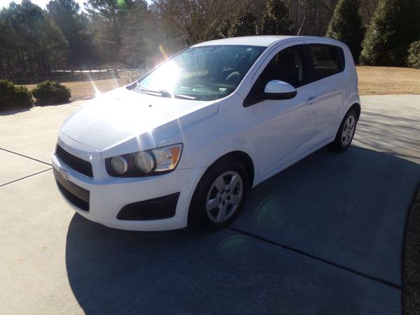 2015 chevrolet sonic ls  4cyl 1 owner company car(178K)hwy mi runs xx - $3,300 (riverdale)63621042153731122