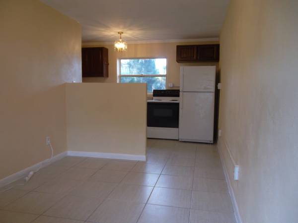 $1,000 / 1br - 600ft2 - Apartamentos en alquiler (Merritt Island,fl)63846409028995122