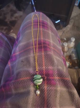Green Stripe Stone Necklace 1