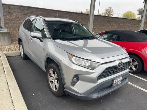 2019 Toyota RAV4 XLE 1