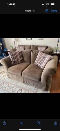 Couch “like new” 1