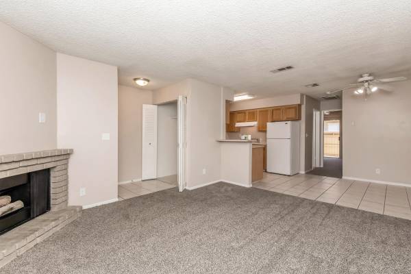 $1,425 / 1br - 700ft2 - 🌞1 BED 1 BATH AVAILABLE SOON! WASHER/DRYER IN UNIT! APPLY TODAY!🌞 ($0 APPLICATION FEES, $100 DEPOSIT DUE WITH APPLICATION!)63798508822529123