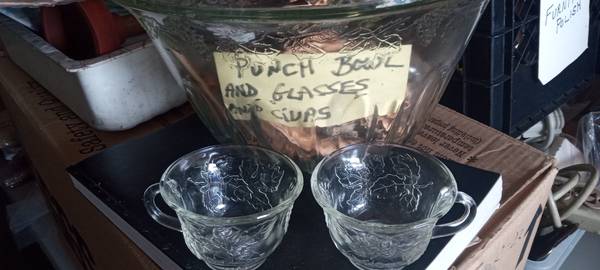1950s punch bowl and cups. 1