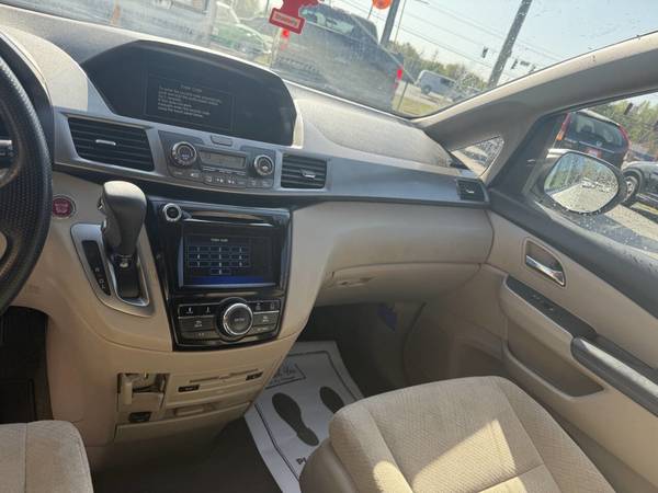 2016 *Honda* *Odyssey *5dr SE* Off White BUY HERE PAY H - $1,500 (3044 E Peachtree Street | Lithia Springs, GA 30122)63620718565763124