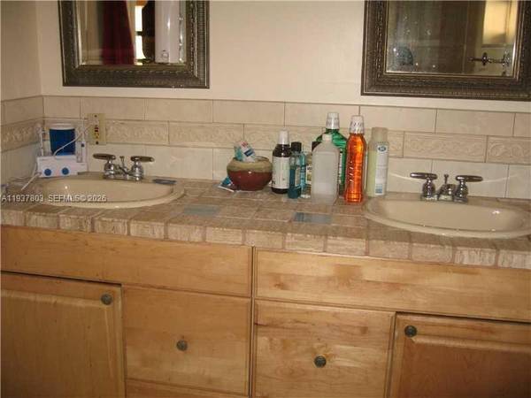 Home For Rent Immediate Move In No HOA!! 1