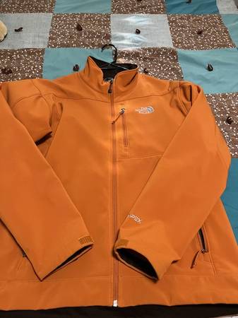 North Face Apex Men's Jacket size L 1