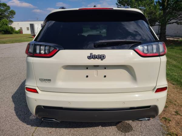 2019 Jeep Cherokee Limited 3.2L V6 - $9,900 (Redford)63488198040195123