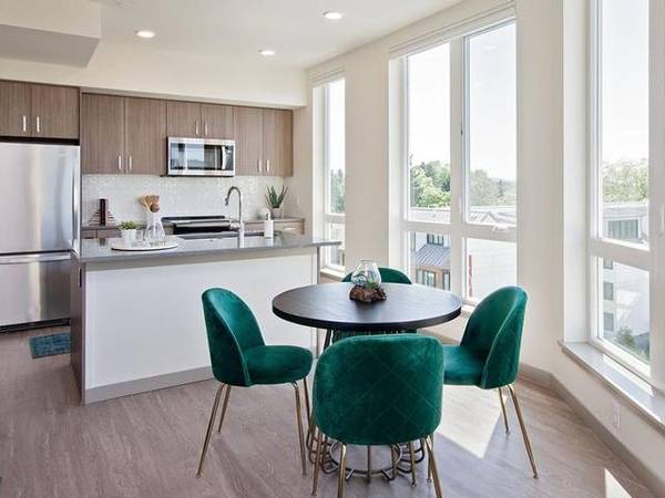 $1,769 / 1br - 687ft2 - 24/7 Parcel Lockers, Marble Backsplash, Spacious Floorplan Layouts (Kerns/Buckman)63831536924419120