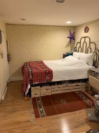 $1,200 / 2br - Room in English Basement (Mount Pleasant)63821978285569120