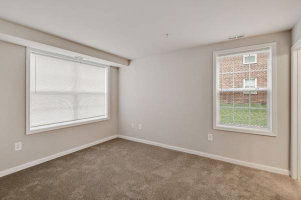 2 BD, On-Site Management, On-Site Parking 1