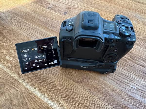 Canon EOS R5 Mark II Mirrorless Camera Body, BG-R20EP Grip, 4 x LP-E6P - $2,400 (hartford)63471196281985120