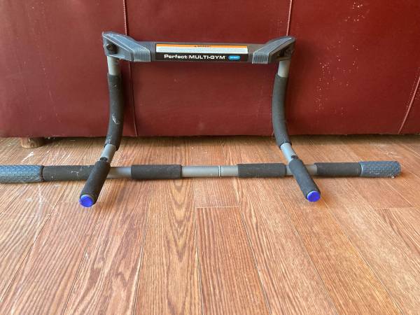 Door frame workout bar 1