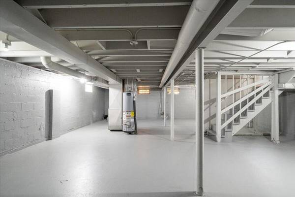$1 / 3br - 975ft2 - File 5043  Move in ready 3 bedroom with full unfinished basement (Gary)64041648152451121