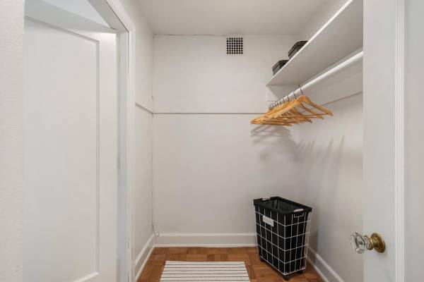 $1,855 / 538ft2 - Armarios Amplios, Almacenamiento para Bicicletas y Equipos, Instalaciones de Lavandería (U-District)63688425135745124