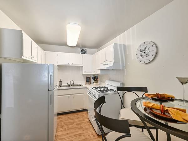 $980 / 445ft2 - Vive donde la vida sucede (1610 Sunset Ave, Waukegan, IL)63846718397569121