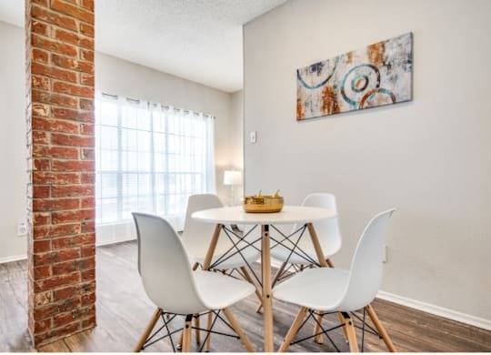 $1,190 / 1br - 822ft2 - 1B/1B, 24 hour Fitness Center, Two Sparkling Blue s (1400 Esters Rd, Irving, TX)63796476852611120