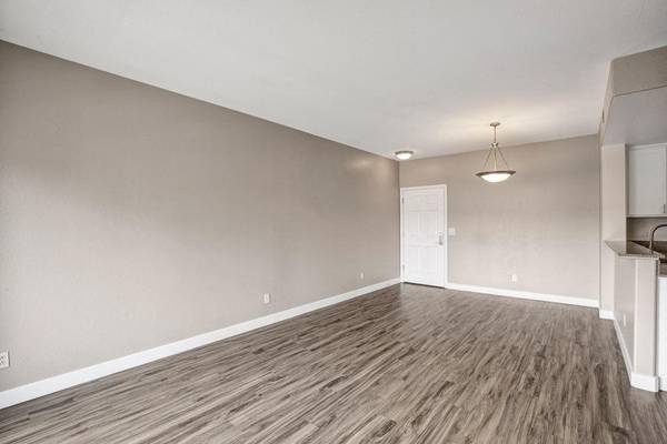 $2,542 / 2 habitaciones - 884 pies² - HASTA 6 SEMANAS GRATIS, ¡LLAME HOY! SE APLICAN RESTRICCIONES. (condado de Napa)63847326210945124