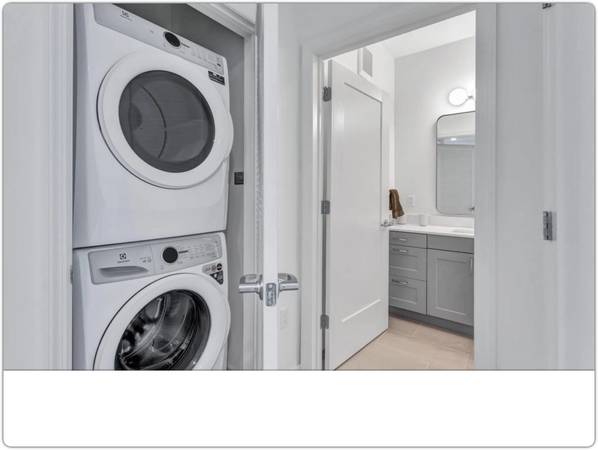 $1,460 / 1br - 530ft2 - Take in the view from our lovely high-rise 530 sq ft 1 bed, 1 bath! (Washington)63822288455427121