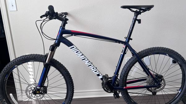 Brand New / Never Ridden - 2017 Diamondback Overdrive Sport 27.5 (Larg 1