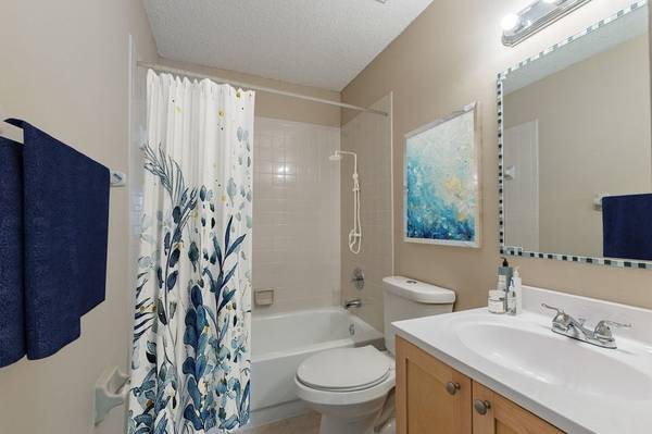$2,031 / 2br - 890ft2 - On-Site Maintenance, Poolside Hammocks, 2/bd 2/ba (3400 Tyne Lane, Sarasota-Bradenton, FL)63791129352577122