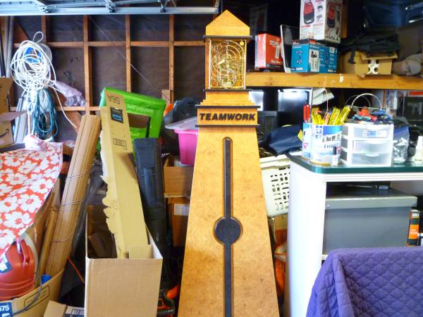 Teamwork Clock Tower Office Decoration 1