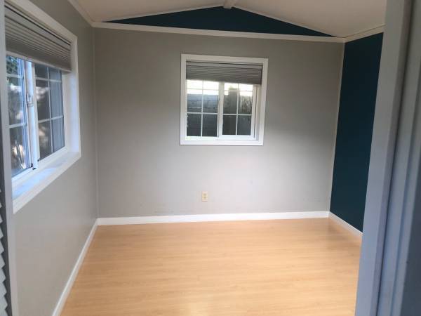 $750 / 1br - One bedroom cottage in magical setting (berkeley)64049797859201121