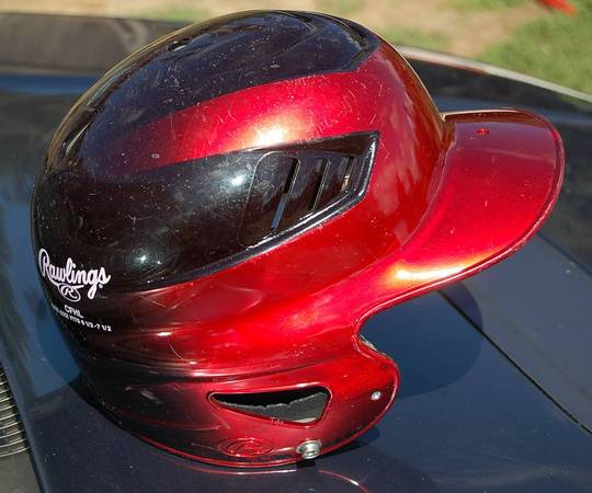 Casco deportivo Rawlings CFHL, tamaño 6 1/2 a 7 1/2, en buen estado - $5 (Escondido)63471142616065120