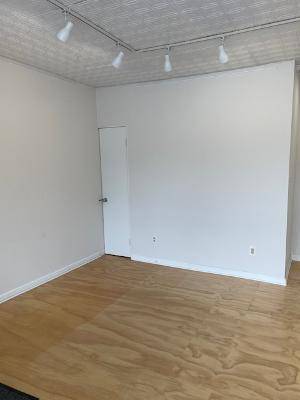 $650 *PENDING*a tenant been found pendind deposit.  Great Endicott Location! Office/R (Endicott)64035576190977122