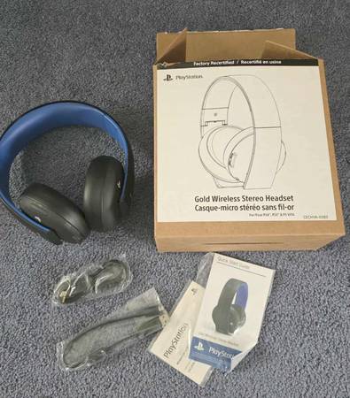 Playstation Gold Wireless Headset 1