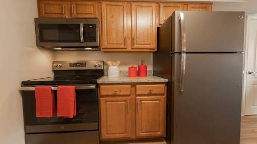 $2,276 / 3br - 1500ft2 - Off Street Parking, Private Swimming Pool, 3bd 2ba (Hampton)63685908974593123