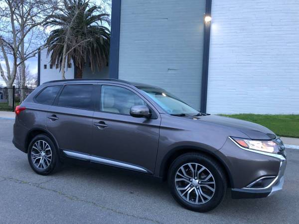 2016 Mitsubishi Outlander SUV - Photo 9