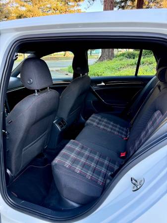 2017 VW GTI Sport – CARFAX limpio • Recién revisado - $17,000 (santa clara)63470897974017121