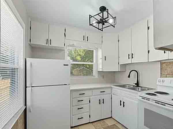 $695 / 2br - 😘Welcome to this beautifully remodeled 2-bedroom, 1-bathroom home💎 (Omaha, NE)63976697549315122