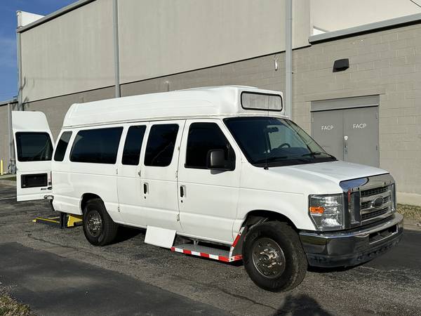 2014 Ford Econoline E250 Hightop Van - $12,000 (Norfolk)63621733616387120