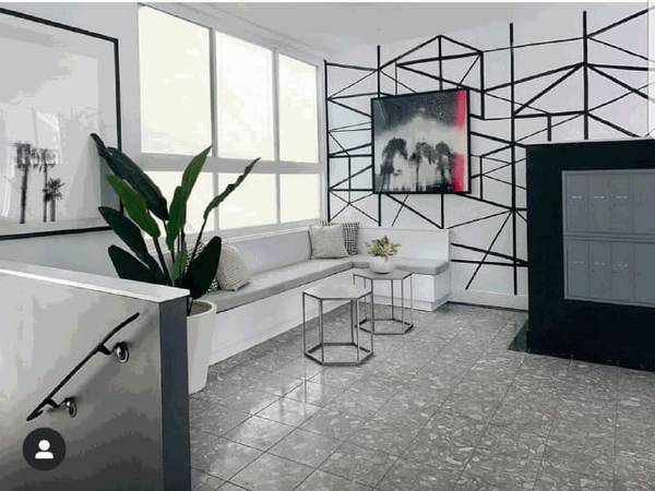 $1,795 / 1br - 600ft2 - Close to Public Transportation, Carport, Fitness Center (coming soon!) (4041 Arch Dr, Studio City, CA)63857624993793122