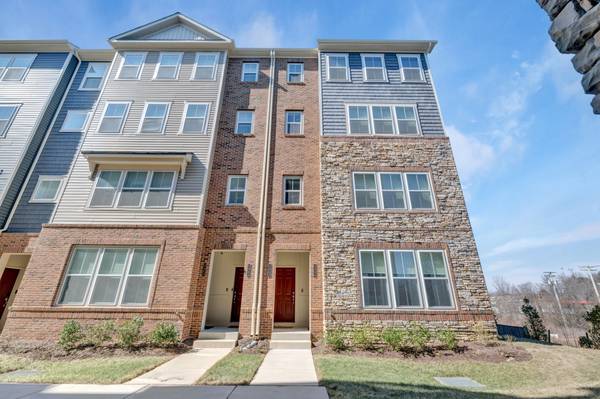 $3,300 / 3br - ¡Abierto hoy domingo de 1 a 3 pm! Unidad final como nueva disponible inmediatamente (Hanover)63694965338625121