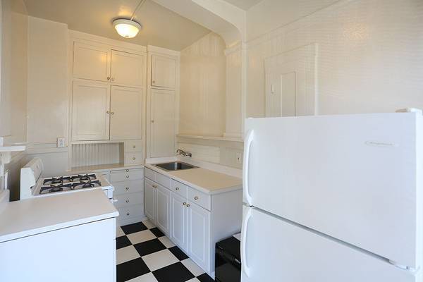 $920 / 1br - Affordable 1BR Apartment Near UC Berkeley (berkeley)63813560435969124