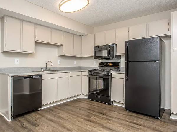$1,399 / 3br - 1196ft2 - Townhomes at Pinehill now available! (Griffin)63964401609987122