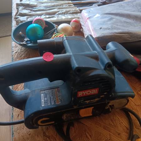 Belt sander 1