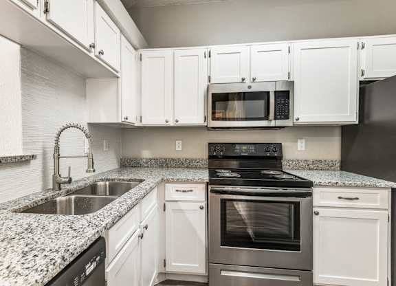 $950 / 1br - 612ft2 - Aire acondicionado y calefacción central, centro de fitness las 24 horas, cable listo (1400 Esters Rd, Irving, TX)63846411210113121