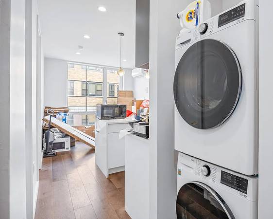 $1,770 / 3br - 200ft2 - Steps to vibrant 5th Avenue and Industry City. Short walk to Prospect (Brooklyn)63912047162883120