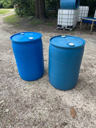 55 gallon plastic barrels new lower price - $10 (Fort White Florida)62974823552771121