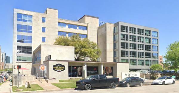 $7,500 30% discount downtown 13 pers Austin office space w/ gym and rooftop (Downtown Austin)64046032387585120
