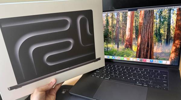 MacBook Pro M4 Max + New Apple Accessories + 4K Dell Monitor — $4,150 1