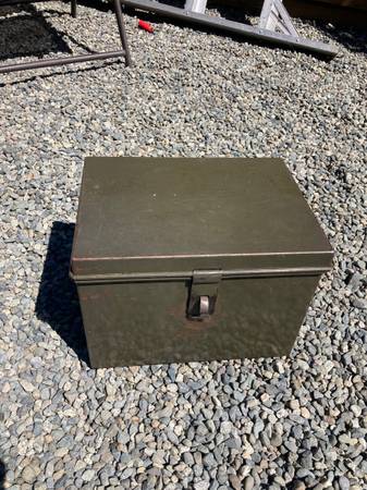 OLD  METAL LOCK BOX 1