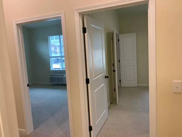 $1,829 / 2br - 976ft2 - Convenient full size washer/dryer in your new 2 bed, 2 bath! (Leavenworth)63690682354691123
