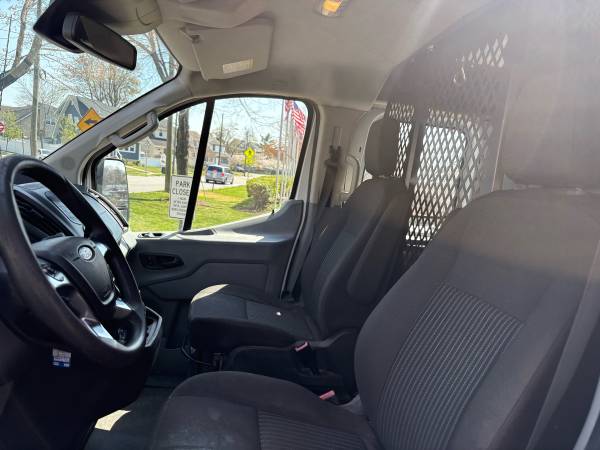 2018 Ford Transit 250 - Photo 9