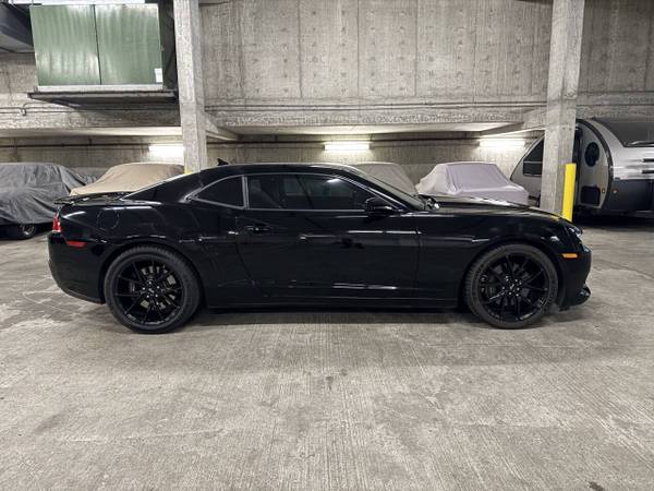 BLACK ON BLACK LEATHER LOADED CAMARO SS V-8 LOW MILES - $20,995 (SEATTLE)63469735458305122