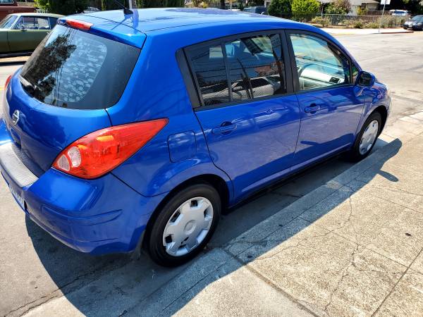 2011 Nissan Versa automatic, GAS SAVER Smog Ok - $3,800 (Redwood City)63470229513859122